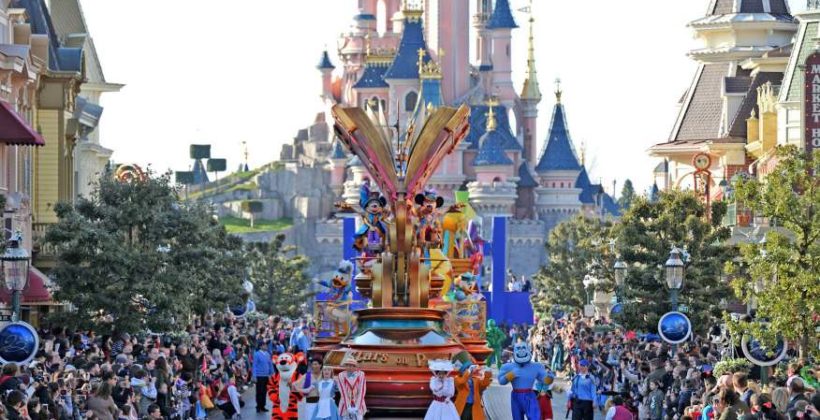 Диснейленд в Париже парады на main street